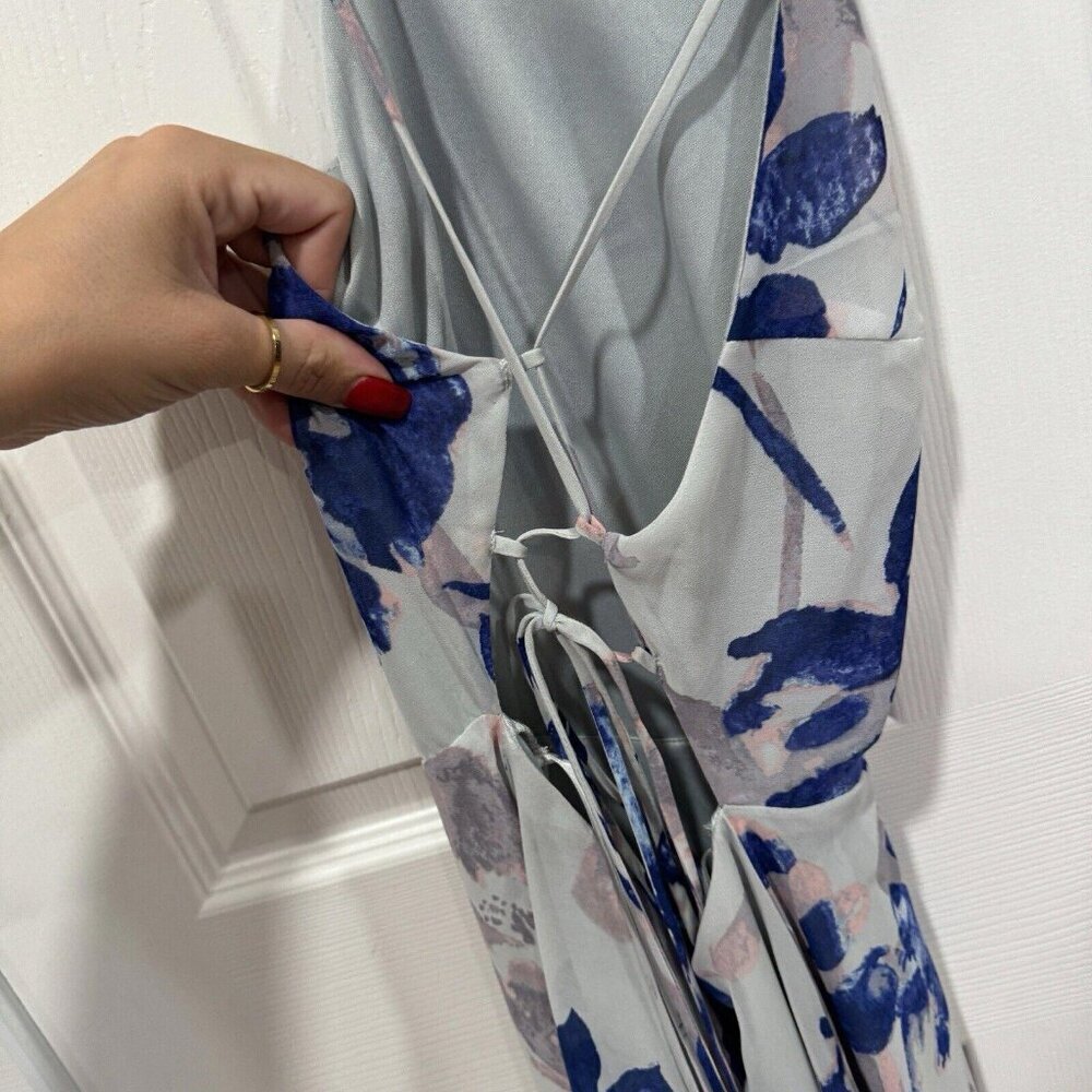 Lulus All I Need Floral Print Lace-Up Maxi Dress‎ in Grey Size Extra Small - Picture 7 of 8